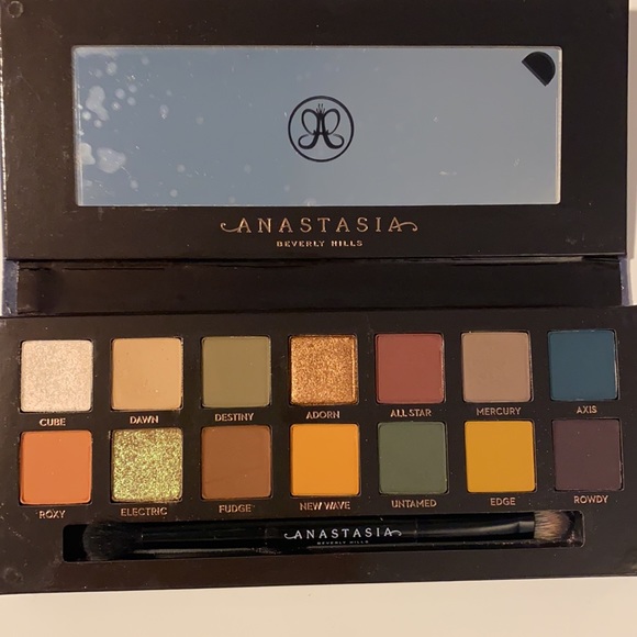 Anastasia Subculture Eyeshadow Palette - Picture 2 of 2